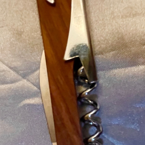 Picnic Time wine cooler tote with corkscrew, Red, NWOT - Picture 5 of 6